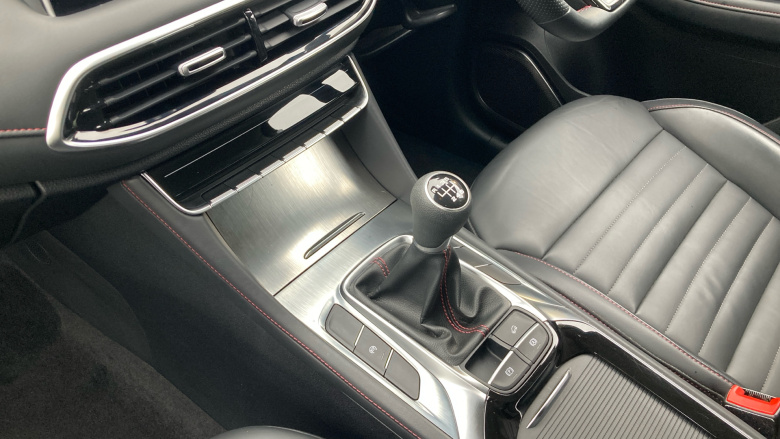 MG HS 1.5 T-GDI Trophy 5dr Petrol Hatchback